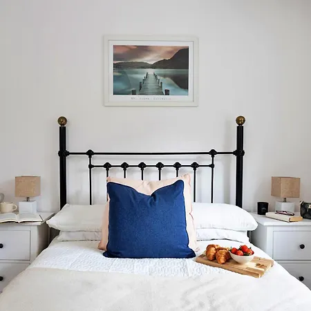 Finest Retreats - Courtyard * Кендал