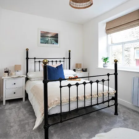 Дом отдыха Finest Retreats - Courtyard