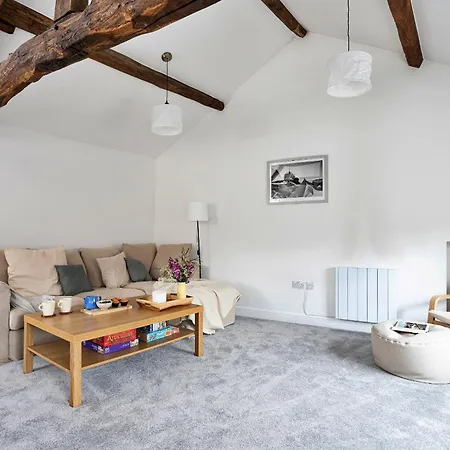 Дом отдыха Finest Retreats - Courtyard *