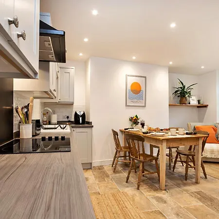 Finest Retreats - Courtyard Дом отдыха Кендал