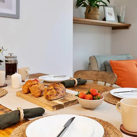 Finest Retreats - Courtyard Сasa de vacaciones