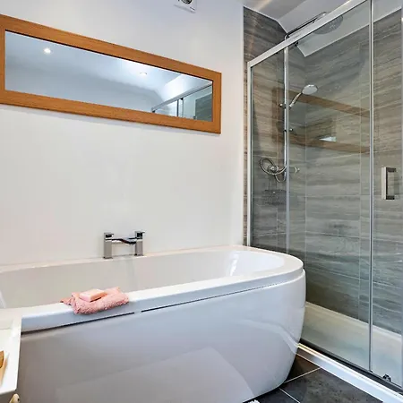 Finest Retreats - Courtyard * Kendal